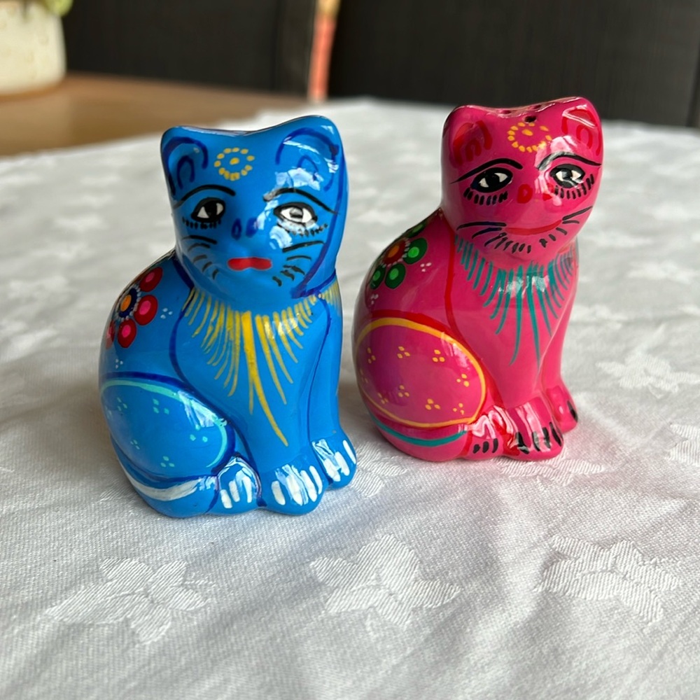 Mexican Art Cat salt pepper shakers handmade in Mexico